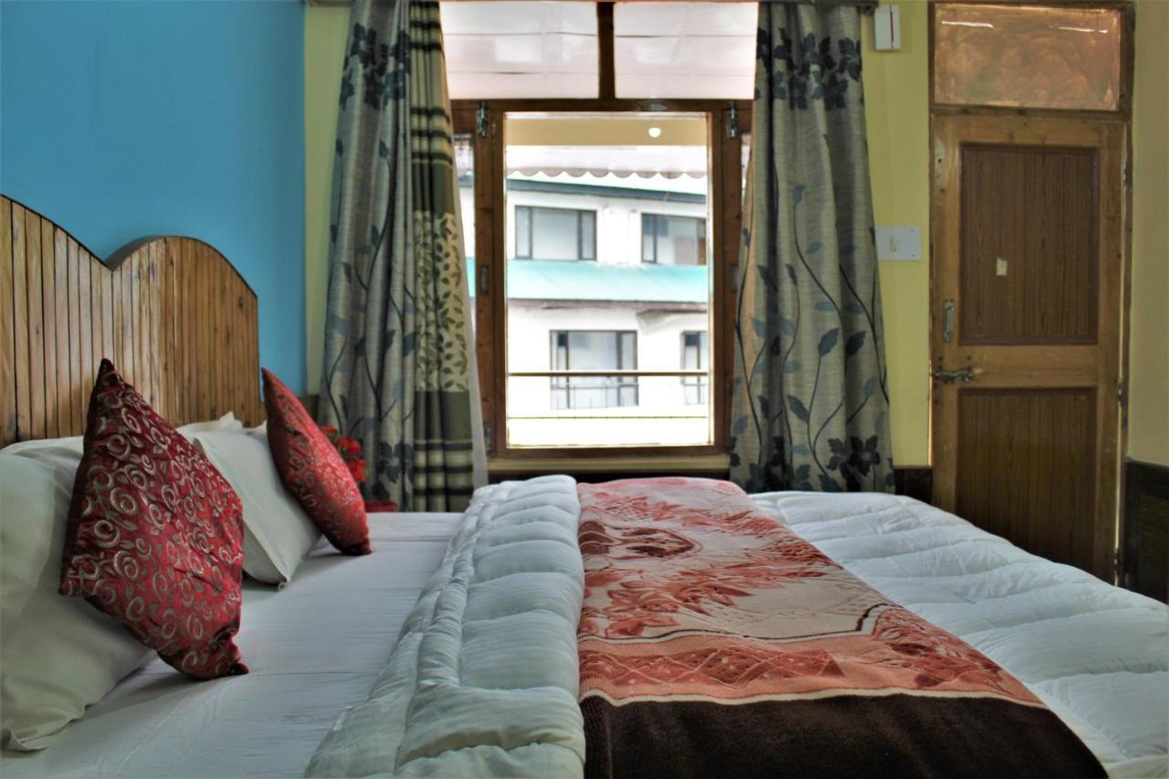 Hotel New Royal มะนาลี ภายนอก รูปภาพ