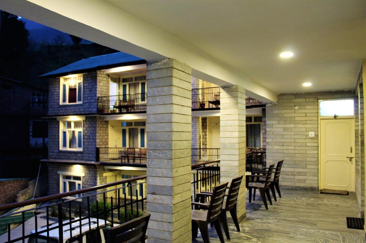 Hotel New Royal มะนาลี ภายนอก รูปภาพ